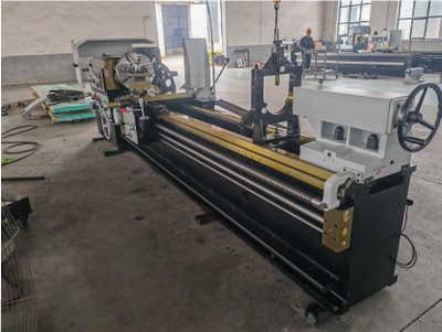 Токарно-винторезный станок с УЦИ CW6263