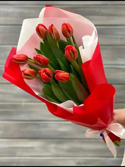 Букет из 9 красных тюльпанов