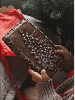 Большой новогодний пряник с черёмухой.