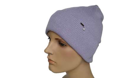 Сиреневая шапка для женщин