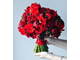 Красный букет невесты с пионовидной кустовой розой