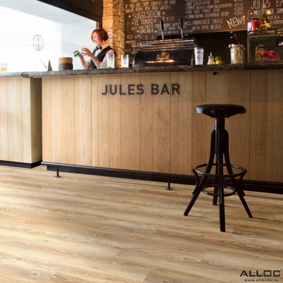 Декор ламината Alloc Grand Avenue Потсдамер 8520 в интерьере бара
