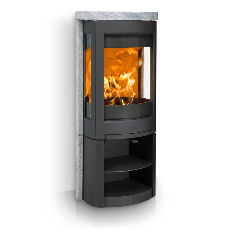 Печь Jotul F377 Advance cо стеатитовым теплонакопителем и панорамным обзором огня.