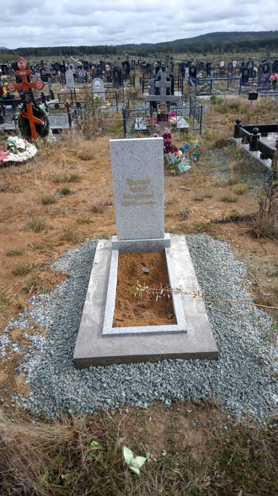 Установка памятника 80 см (стандартный открытый цветник)