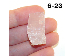 Розовый кварц натуральный (необработанный) №6-23: 9,1г - 28*15*15мм