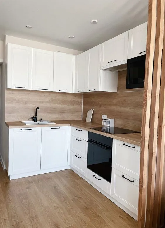 Кухня угловая, 1700*2400 мм. Материал изготовления ЛДСП. Срок изготовления от 15 рабочих дней. Цена на момент изготовления 67000 руб.