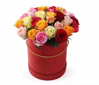 Коробка с разноцветными розами
