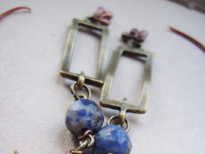 "Чай с небесными сферами", бохо-серьги с содалитом