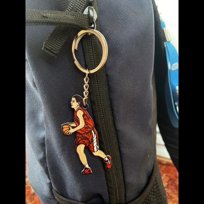 Брелок Баскетболистка (металлический плоский двусторонний)