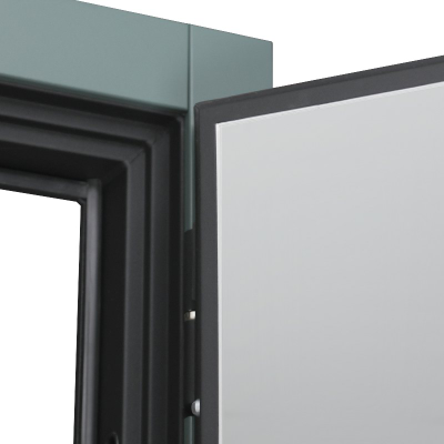 Стальная дверь   Зетта с зеркалом. Заказная модель.