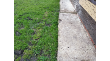 Прокладка 240 метров кабеля в грунте и бетоне. 
Соединение двух домофонов с функцией интеркома. 
Установка электозамка. 
Установка вызывной панели с углом обзора 120 град. 
Качественный монтаж ! 