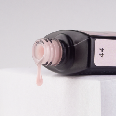 Камуфлирующая жесткая бескислотная база RockNail 44 Passionate 10 мл