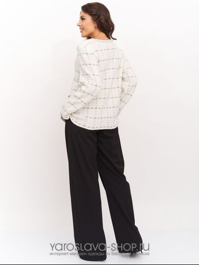 Вязаный женский жакет в молочном цвете