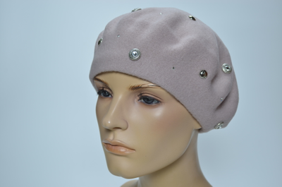 Фетровый берет розового цвета со стразами