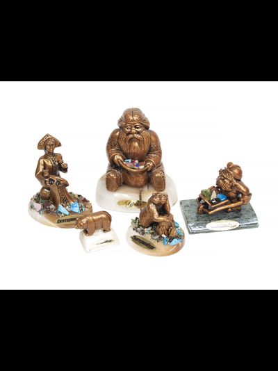 Уральские сувениры с натуральными камнями в ассортименте