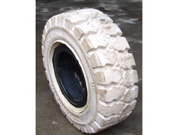 27x10-12 CLIP NM IST Шина цельнолитая Белая