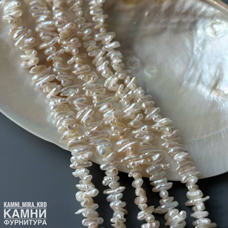 Жемчуг барочный белый палочки мелкие фри-форм 2,3-7,4х3,1-14 мм дырочка в центре, цена за нить 19 см