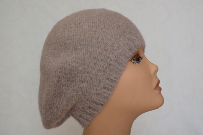 rozoviy-odnosloyniy-beret-iz-alpaka-italiya-vizio-6474-vo