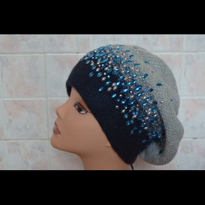 Берет с украшениями женский вязаный из коллекции модных беретов и шапок Италии