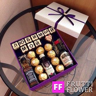 Коробка с шоколадными буквами №7 в Ростове-на-Дону | FRUTTI FLOWER