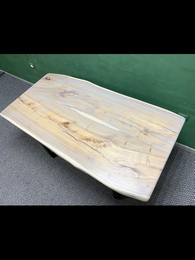 стол кухонный из массива карагача в светло-серой тонировке