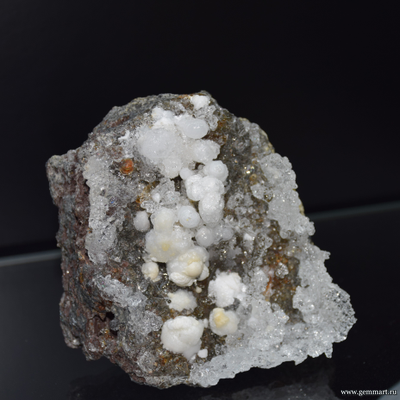 Гиалит (разн. опала) на породе. 105*105*45мм. (ААА)