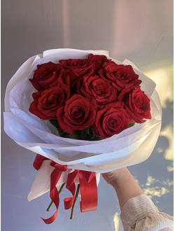 9 red roses gold