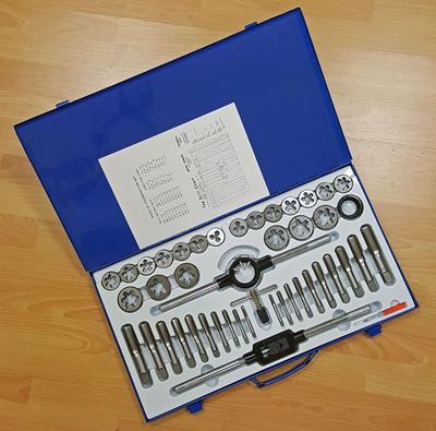 Набор резьбонарезной М6-24 мм, 45 предметов, металлический кейс