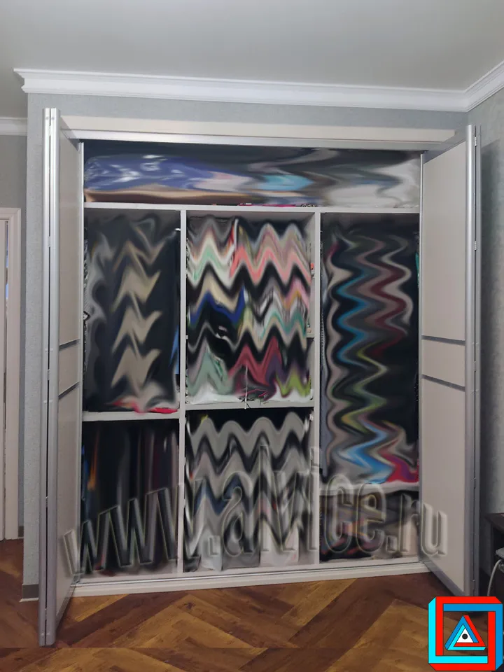 Фото 05 - открывание на 2 стороны от центра