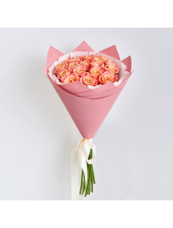 19 персиковых роз