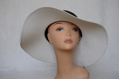 Stefania Maiaroli шляпа 1638 белая с черным фото