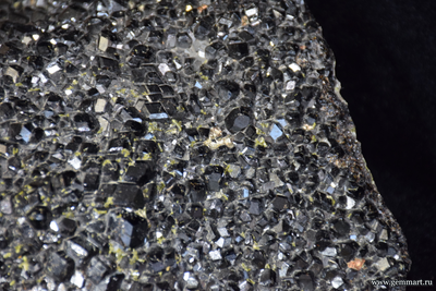 Меланит (разн. граната), друза, с пиритом, эпидотом, самородной медью - 310*235*100мм (ААА)