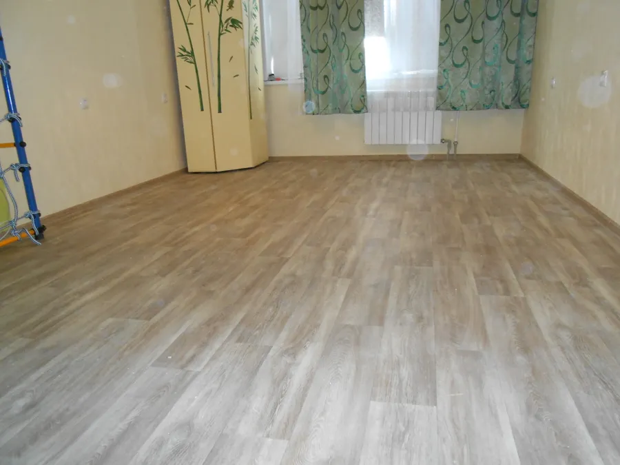 Звукоизоляция пола готова. Можно укладывать линолеум или другое напольное покрытие