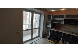 штульповая распашная дверь, выход на лоджию