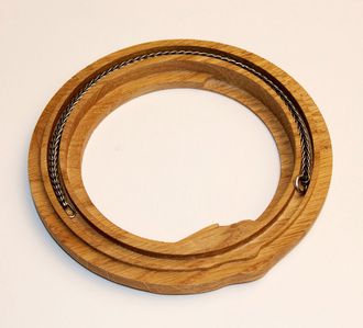 круглая деревянная коробка для браслета