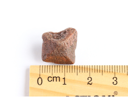 Циркон, кристалл необработанный, Мадагаскар (18*18*12 мм, 4,7 г) №16630