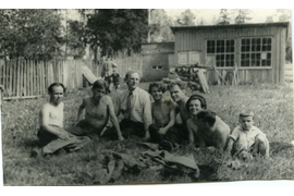 Июль 1952 г. – студенты на практике в Сиверской