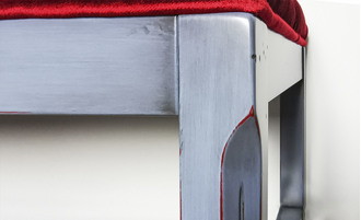 Банкетка большая с каретной стяжкой.