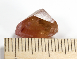 Турмалин арбузный, розовый, кристалл, Россия, Забайкальский край, Малханское пегматитовое поле (13*8*8 мм, 1,1 г) №28408