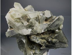 Горный хрусталь с включениями хлорита. Северная Осетия. 50*40*20мм