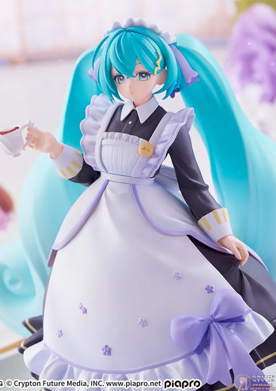 Фигурка Мику Хацунэ (Hatsune Miku Classical Maid ver.)