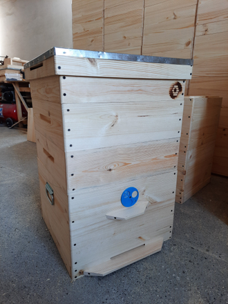 Улей 12 рам 1 корпус 300 + 1 магазин 145