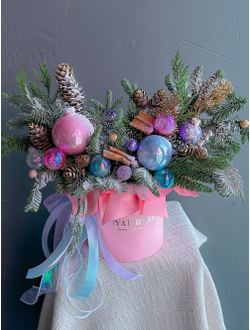 Композиция с елью "Баббл гам"