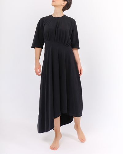 Платье-футболка с асимметричным подолом  (черный)