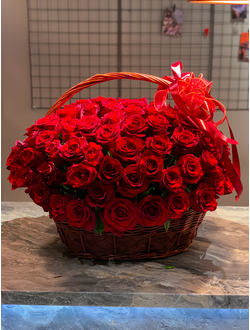 Букет 101 Роза в корзине