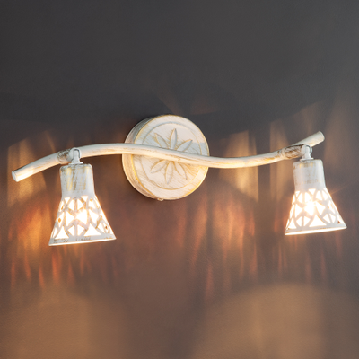 Настенный светильник с поворотным механизмом