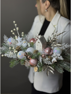 Новогодняя композиция с домиком , белая