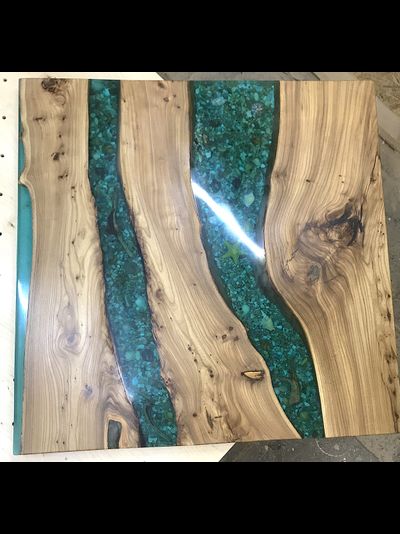 стол река с морским дном бирюзового цвета