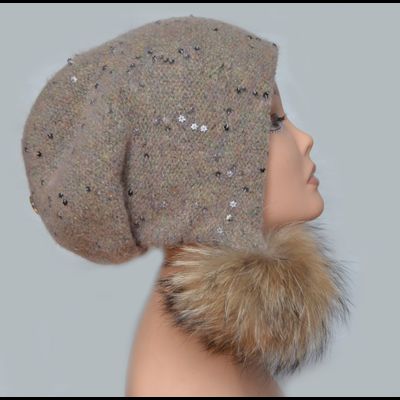 Бежевая шапка ушанка с пайетками женская Италия Vizio 5841