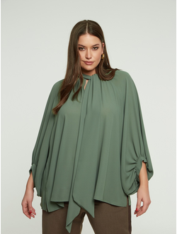 Женская блузка с принтом большого размера в модном бутике XLady